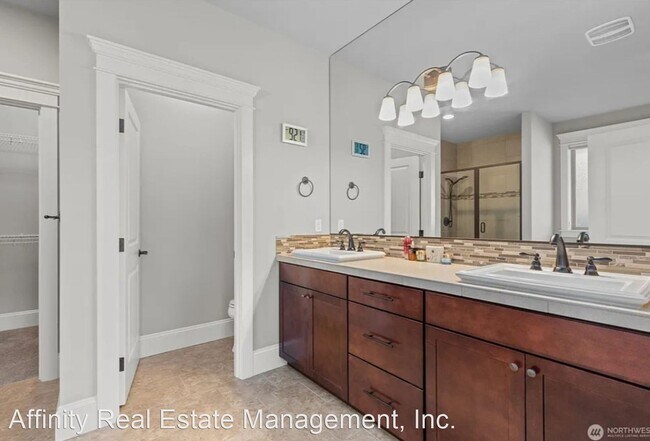 Building Photo - 4 br, 3 bath House - 2616 20th Ave SW
