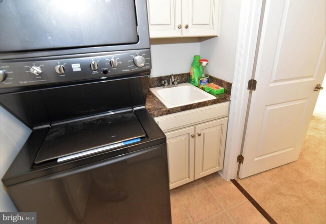 Building Photo - 3544 Briarwood Dr