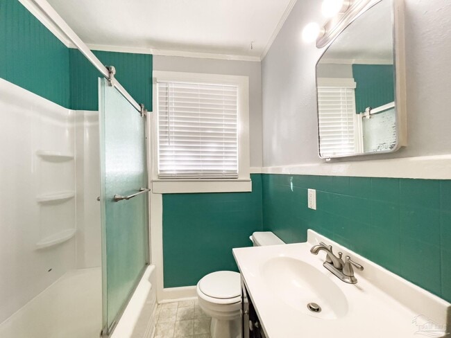 Building Photo - 10 N F St