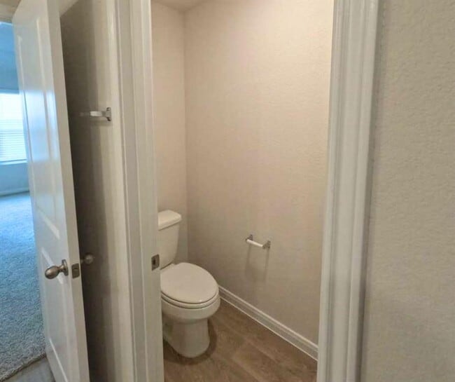 Building Photo - 424 NEW ALBANY Ln