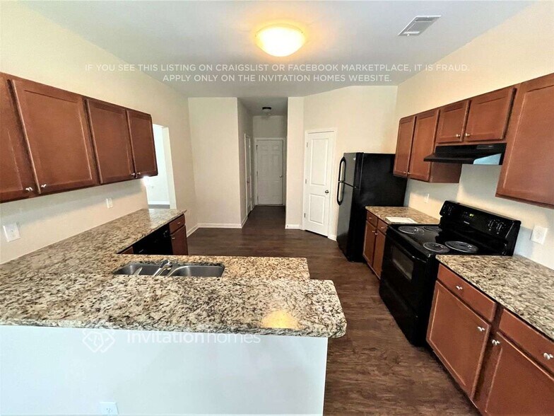 Building Photo - 2445 Valley Creek Dr