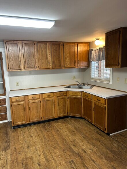 Building Photo - 156 Worcester St