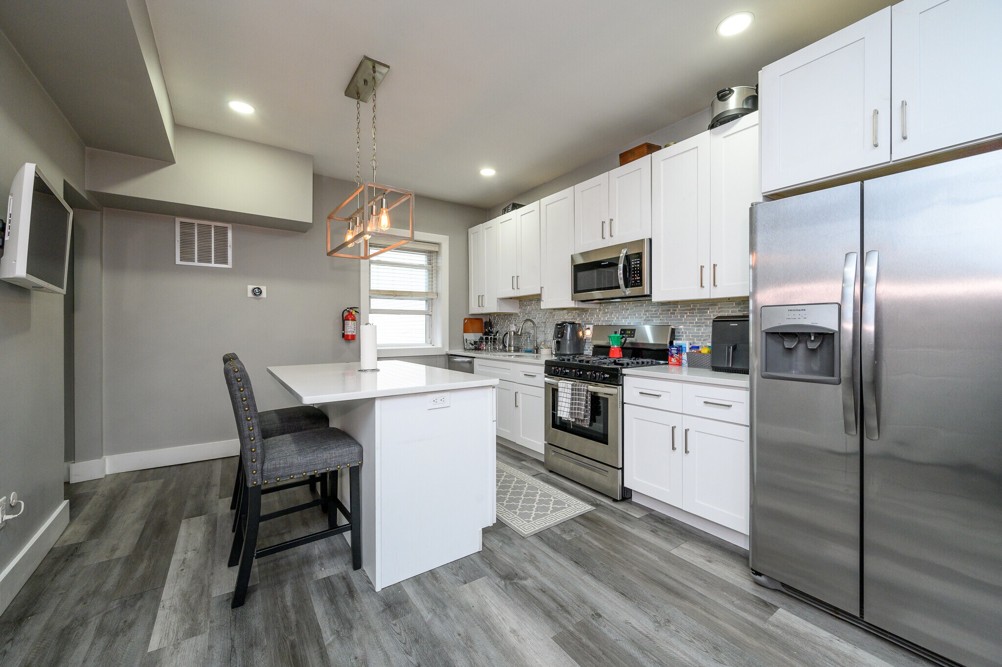 Building Photo - 569 Liberty Ave