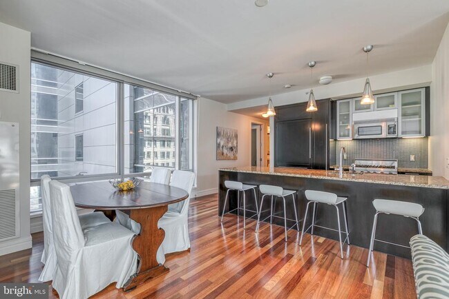 Building Photo - 1414 S Penn Square