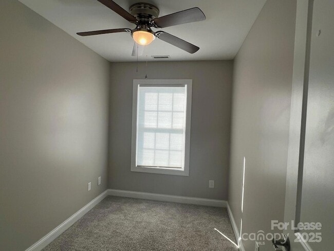 Building Photo - 1086 20th St NE