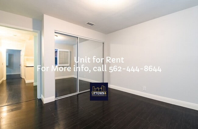 Building Photo - Townhome - 3 Bedrooms-2.5 Baths - South Gate