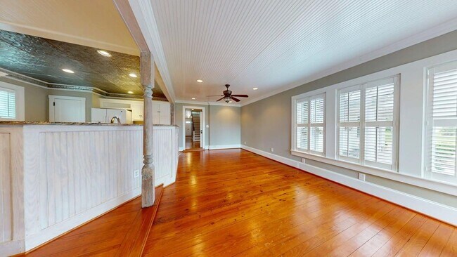 Building Photo - The Heart of Downtown