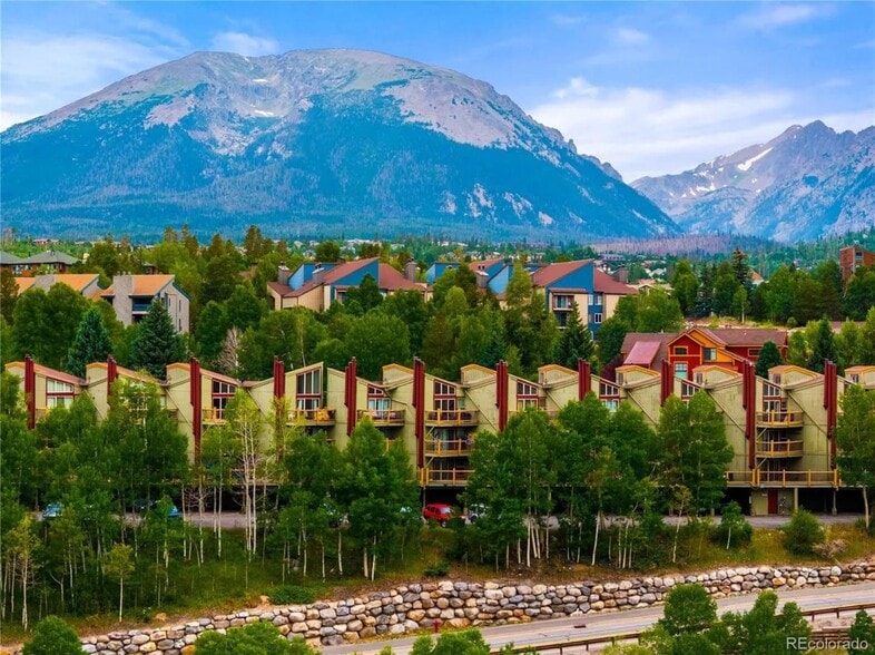 Building Photo - 2402 Ryan Gulch Ct