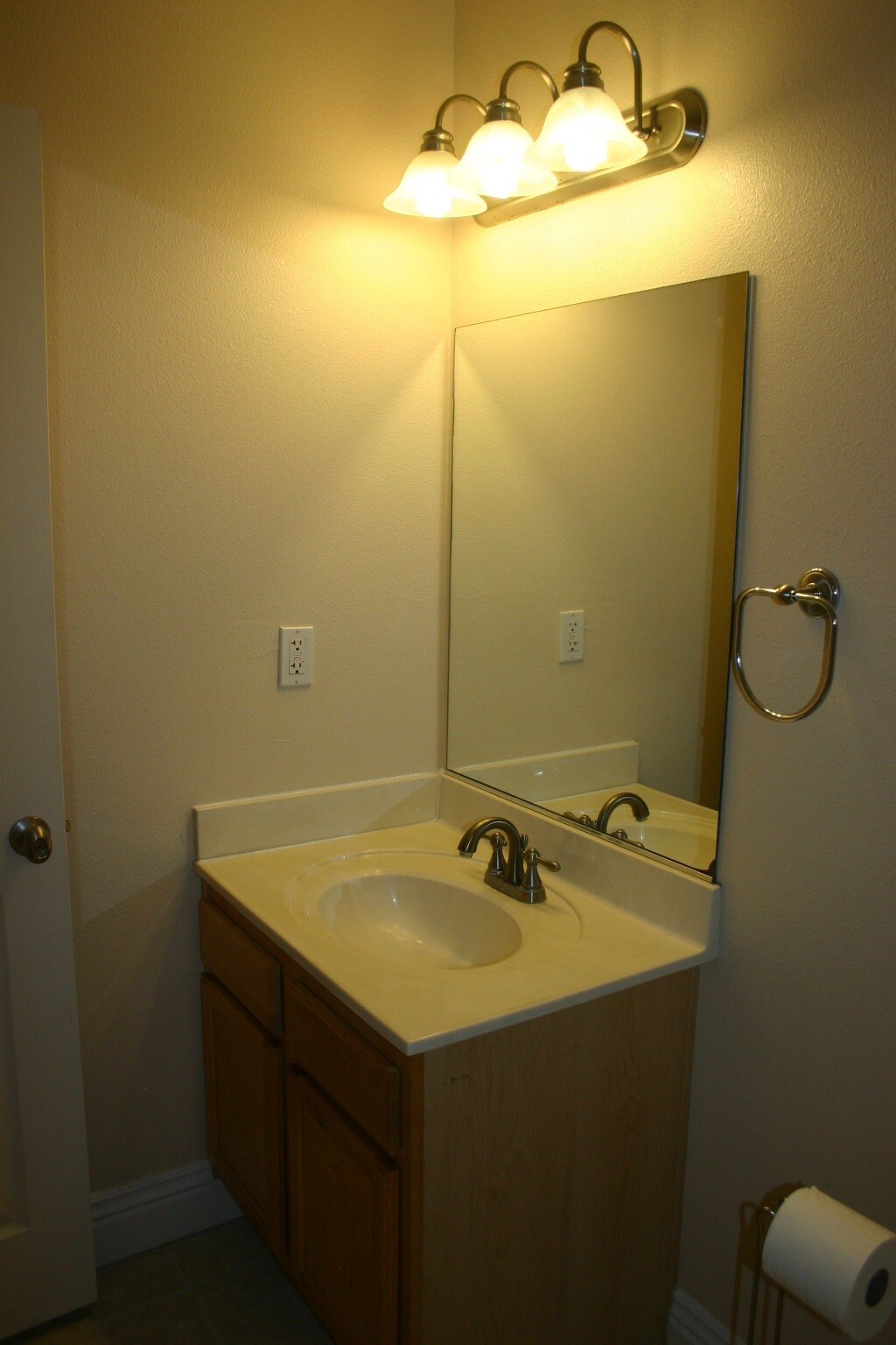 Building Photo - 312 J Ave