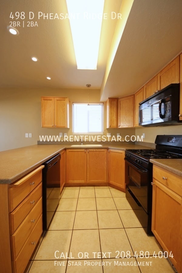 Building Photo - 498 Pheasant Ridge Dr