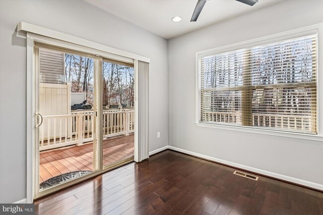 Building Photo - 7523 Holly Ridge Dr