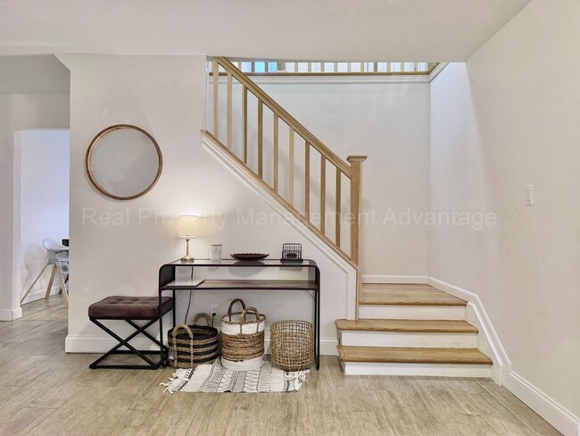 Building Photo - Spacious 4-Bedroom Minutes from Birmingham