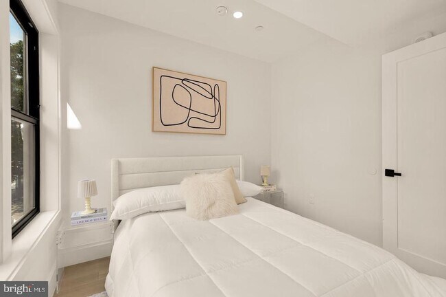 Building Photo - 3923 14th St NW