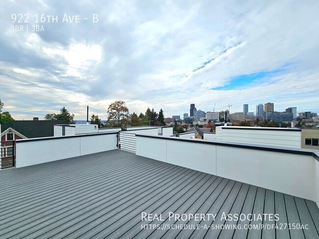 Building Photo - 922 16th Ave