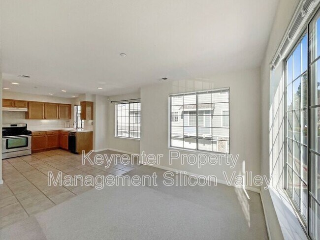 Building Photo - 1889 Kobuk Valley Common