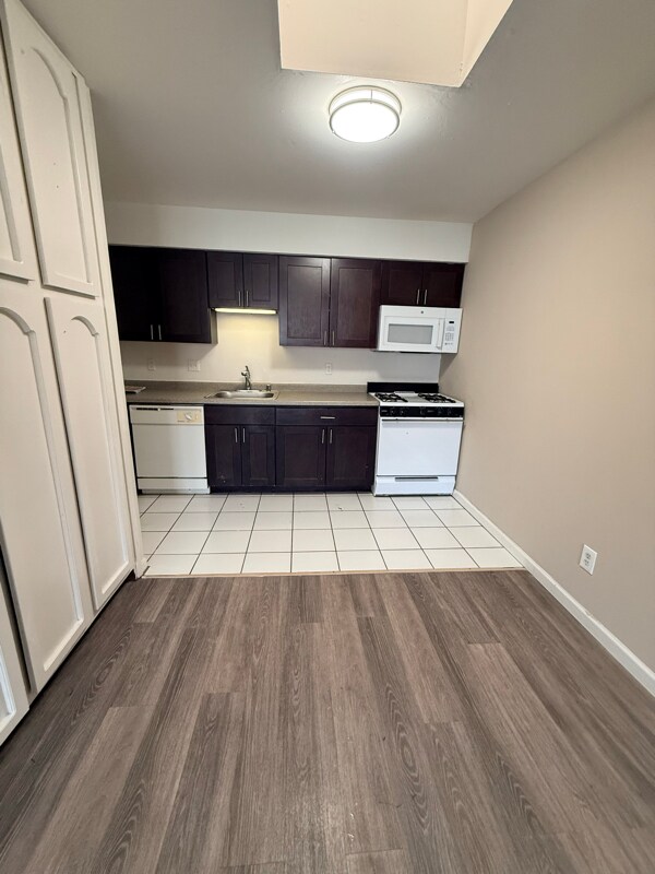 Building Photo - 3402 N Oakland Ave