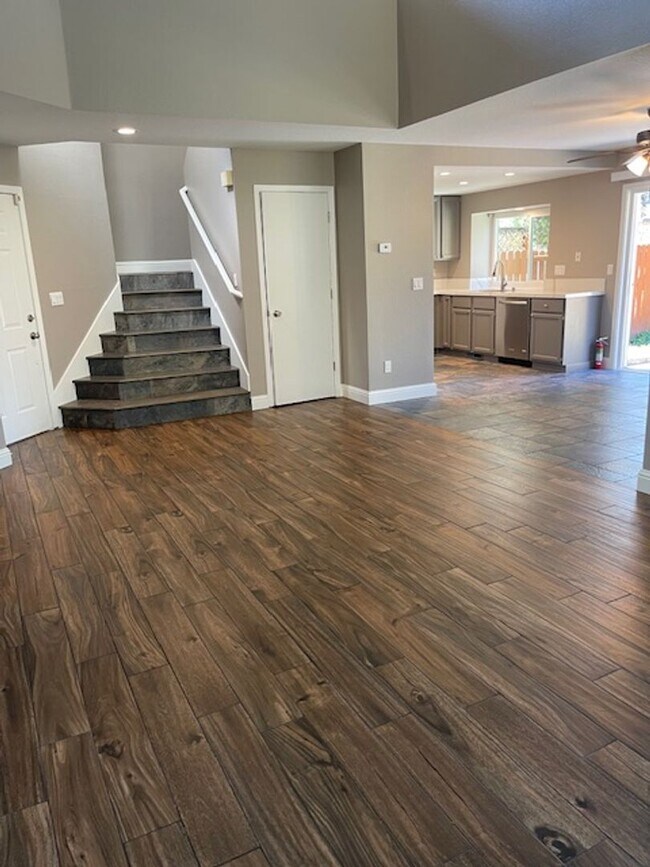 Building Photo - COMING SOON! Beautiful Home with Stunning ...