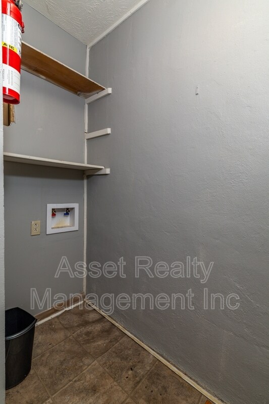 Building Photo - 9104 Woodpark Ln NW