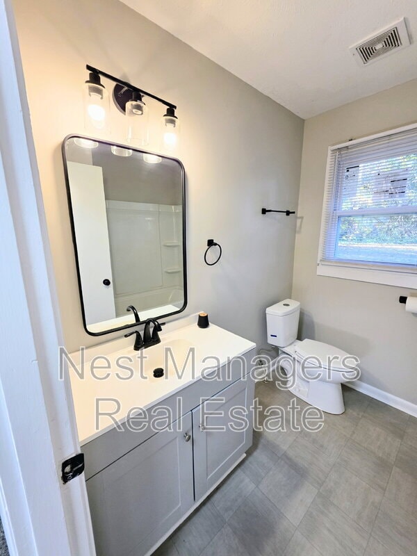 Building Photo - 7525 Kisco Dr