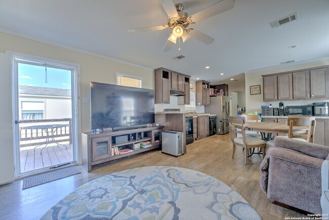 Building Photo - 7109 W Loop 1604 N