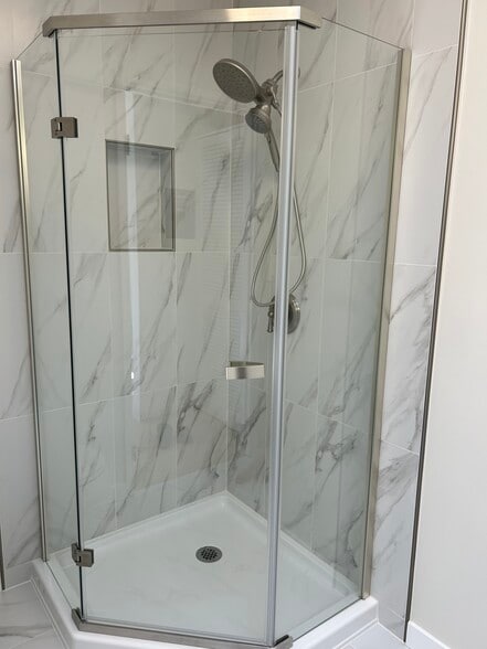 Shower in bathroom 2 - 10760 Russett Ave