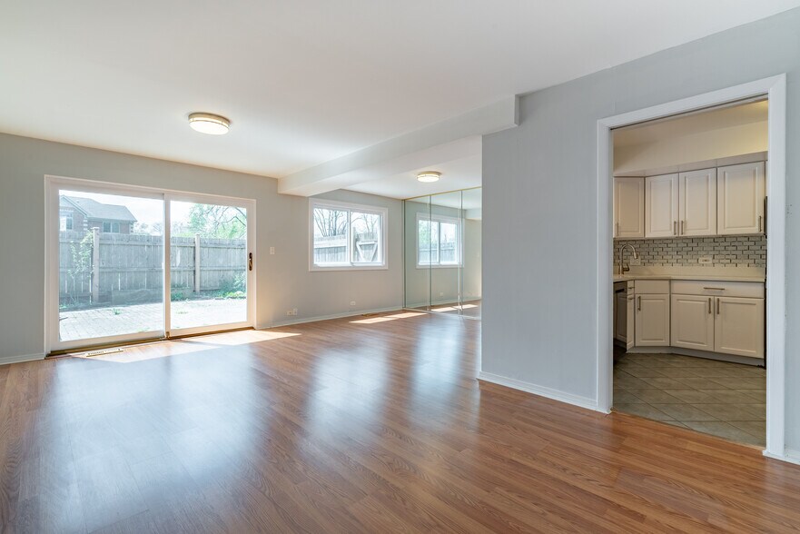 Building Photo - 731 Hibbard Rd