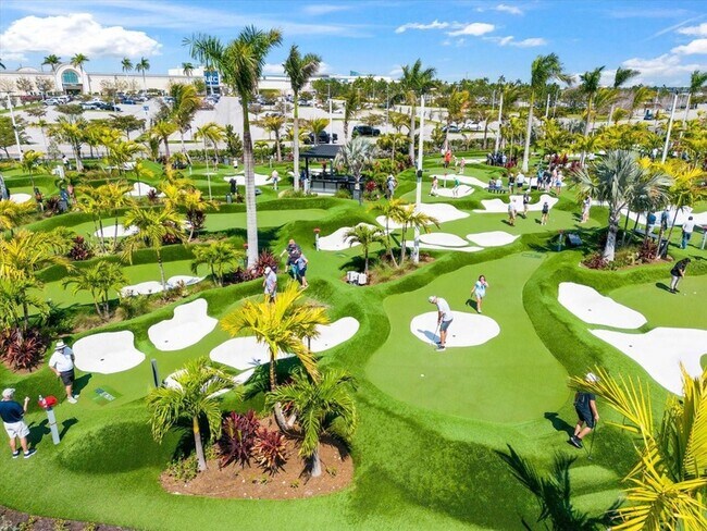 Building Photo - 7525 Plantation Cir