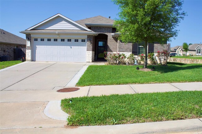 Building Photo - 15004 Monserrat Ln