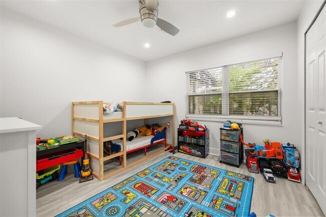 Building Photo - 2909 Hargill Dr