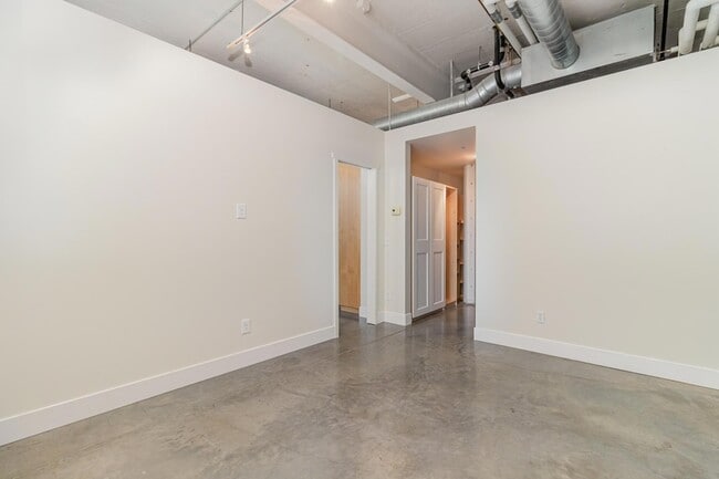Building Photo - 730 Stinson Blvd NE