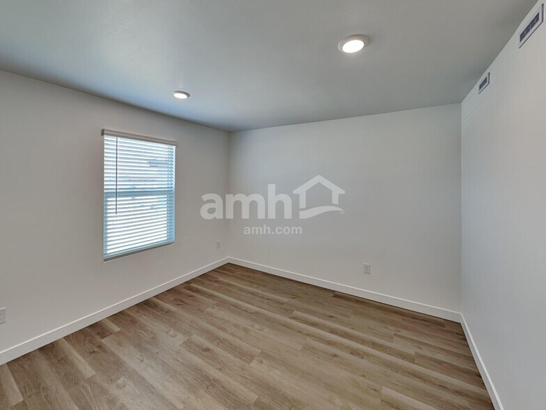 Building Photo - 6485 E Paseo Baranda