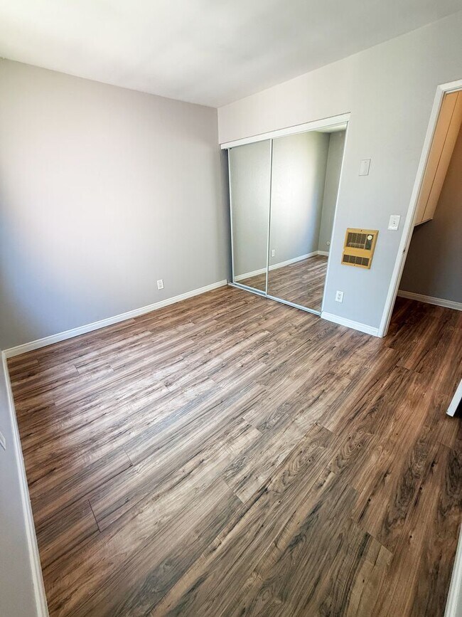 Building Photo - 2 Bed 1.5 Bath Townhome in Colusa Terrace ...