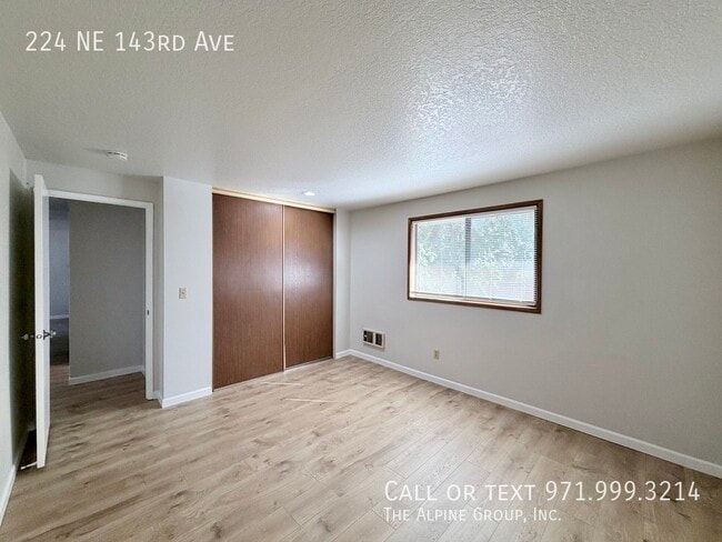 Building Photo - 224 NE 143rd Ave