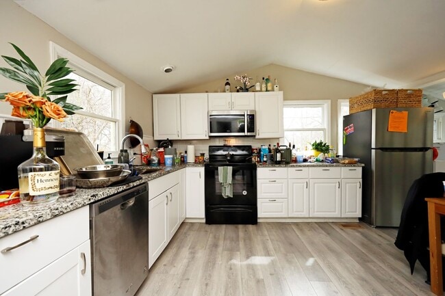 Building Photo - Great home in Chapel Hill!