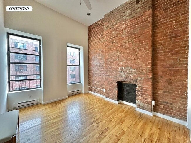 Building Photo - 215 E 118th St