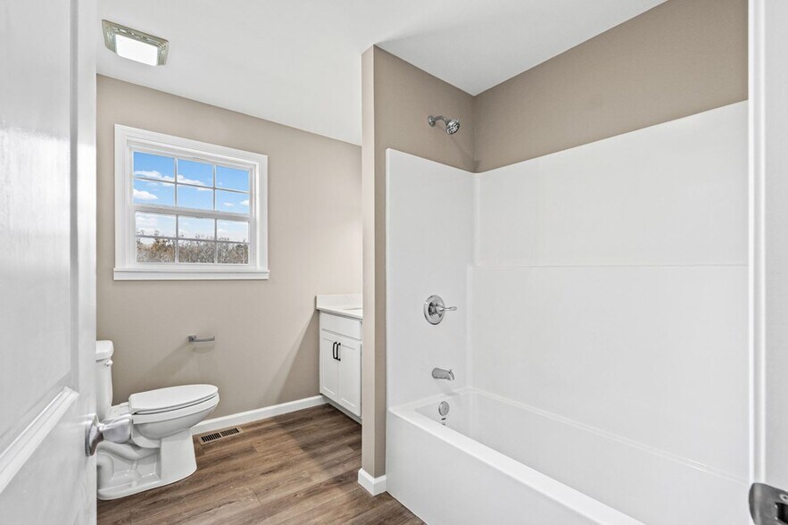 Building Photo - 5445 Window Cliff Rd