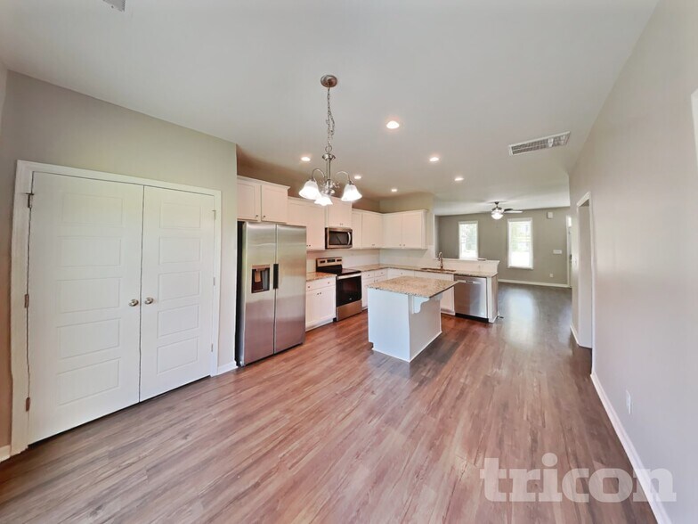 Building Photo - 129 Seedling Ct