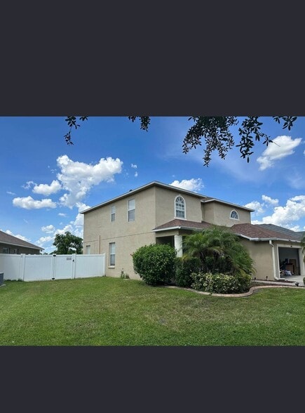 Building Photo - 8417 Canterbury Lake Blvd