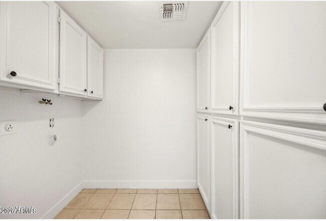 Building Photo - 2848 E Brown Rd