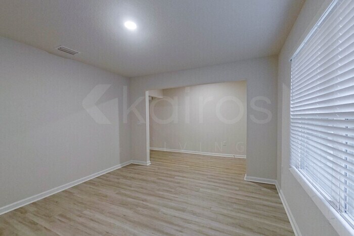 Building Photo - 312 Monarch Ln