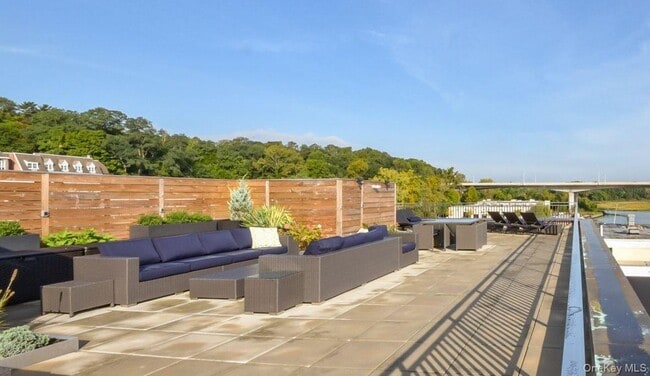 Building Photo - 21 Lumber Rd