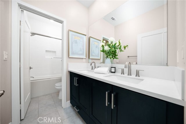 Building Photo - 130 Chorus