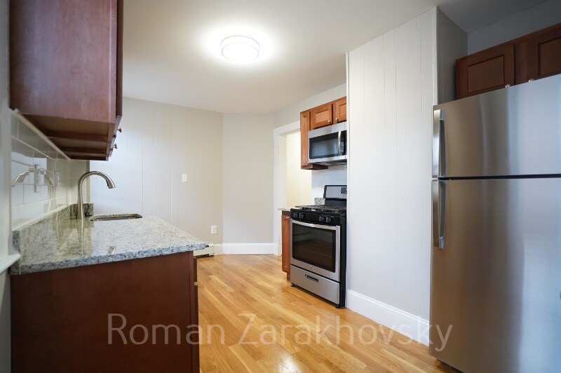 Building Photo - 8 Ashford Ct