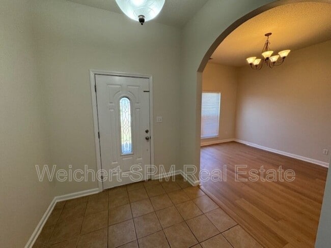 Building Photo - 10 Stockton Cove