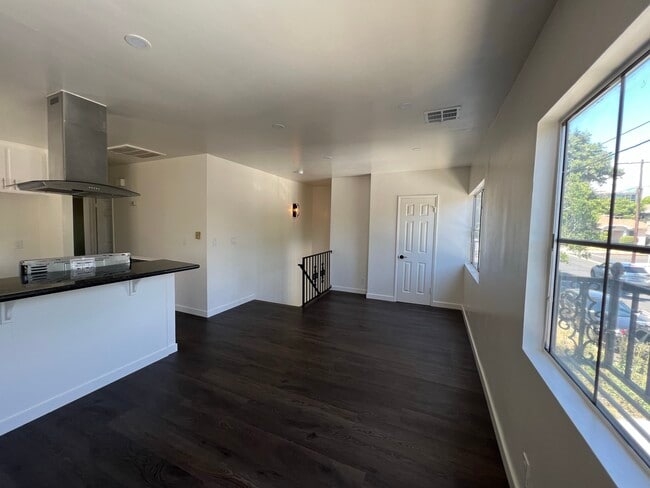 Building Photo - 1415 Seward St