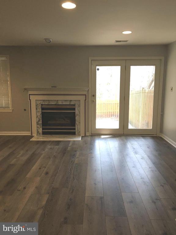 Building Photo - 12497 Manchester Way
