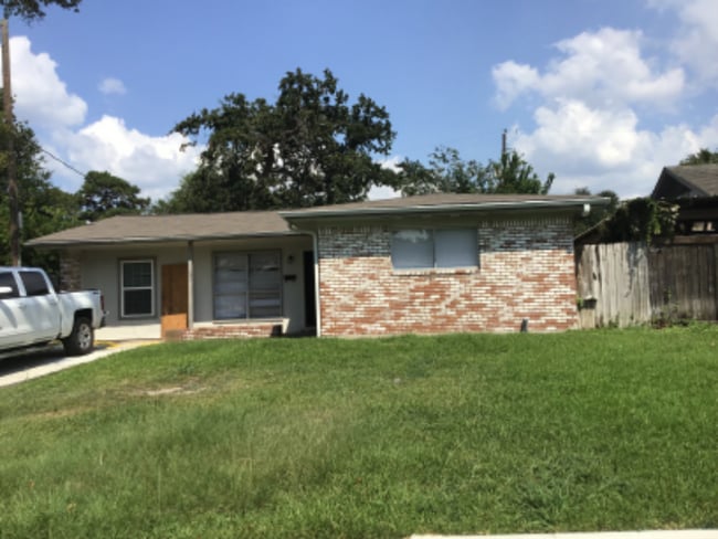Building Photo - 234 Overbluff St