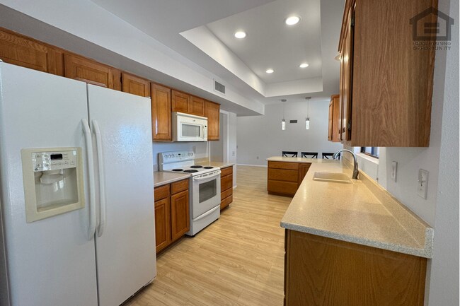 Building Photo - 17211 N Desert Glen Dr