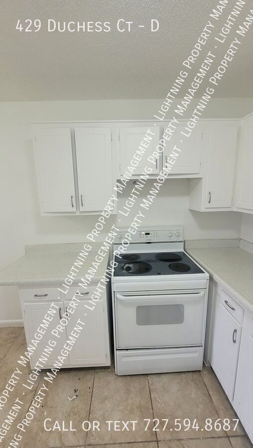 Building Photo - 429 Duchess Ct