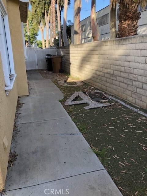 Building Photo - 319 Lampman Way